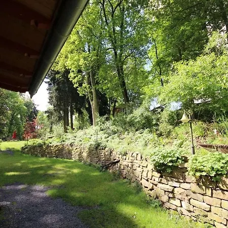 Дом отдыха Schneeweischen, Coach House By The Pond *