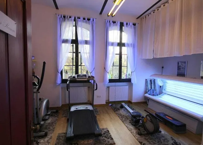 Schneeweischen, Coach House By The Pond Дом отдыха *